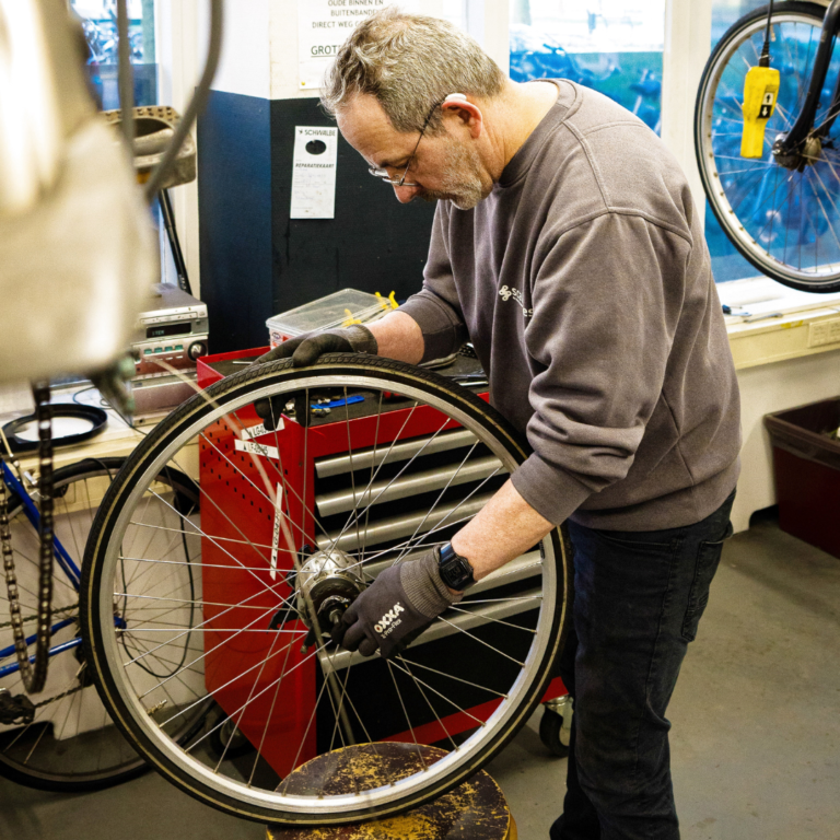 bij Scalabikes knappen we fietsen op voor een tweede leven. Deze 2e hands fietsen zijn ook te koop.