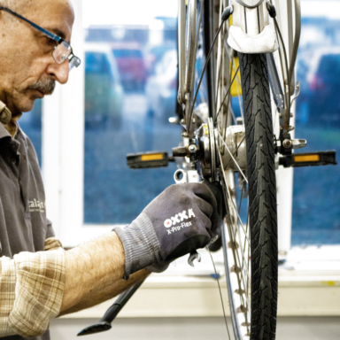 Laat uw fiets professioneel onderhouden met een servicebeurt van Scalabikes. Voor meer veiligheid, rijcomfort en een langere levensduur van uw fiets.